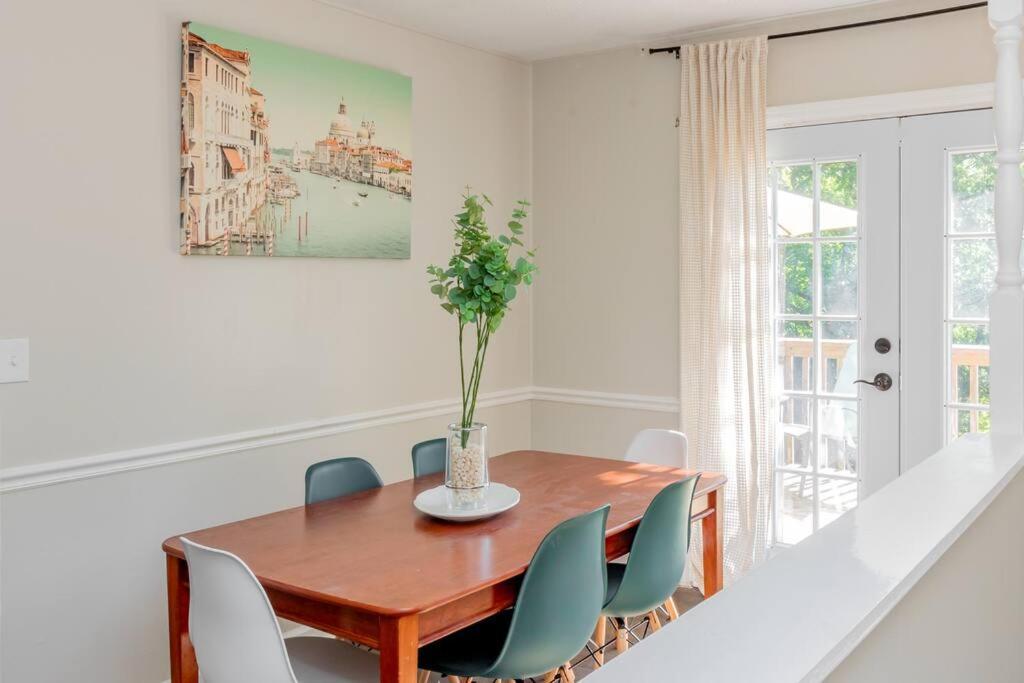 הוילה קולומבוס Dual-Family Retreat Sunlit Haven מראה חיצוני תמונה
