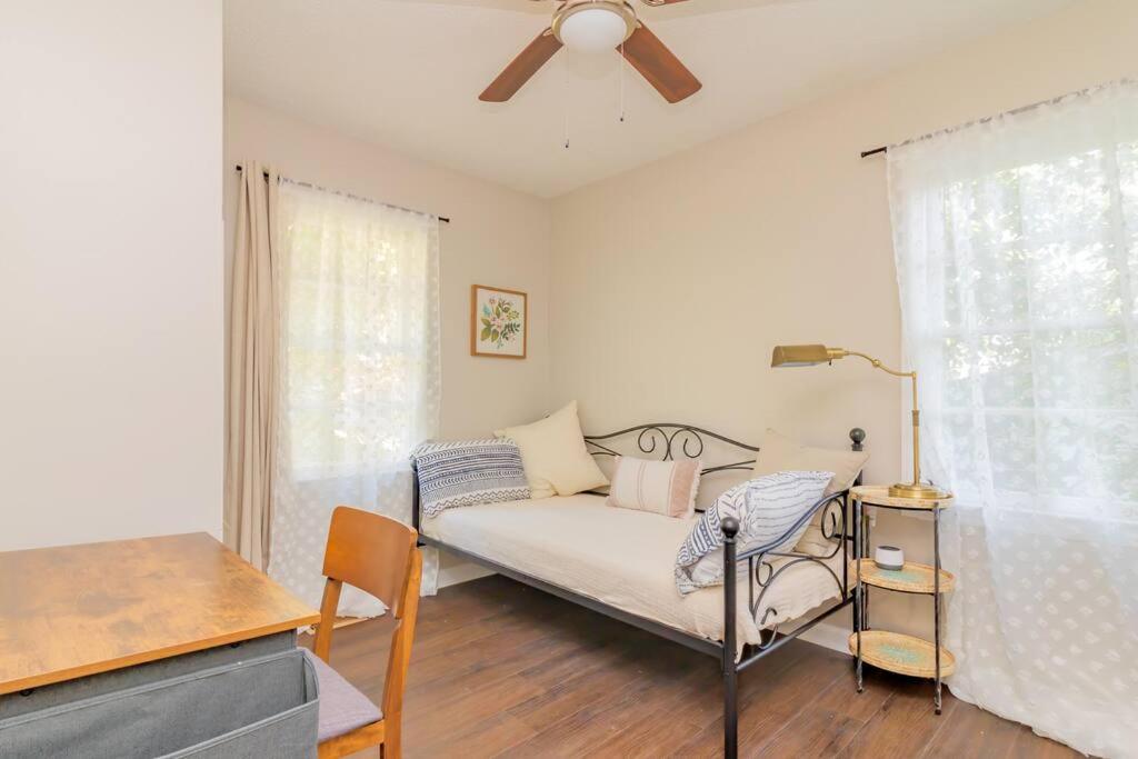 הוילה קולומבוס Dual-Family Retreat Sunlit Haven מראה חיצוני תמונה